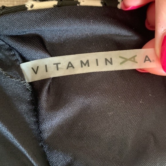 Vitamin A Wrap Bikini Top Black and White Striped *TOP ONLY* - Picture 6 of 7